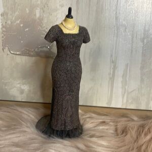 Headless Victorian Mannequin Figurine